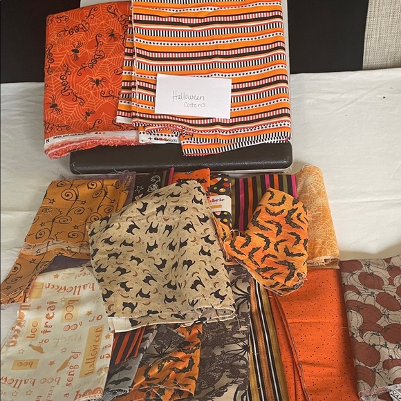 HALLOWEEN Mixed Sewing Materials Bag – Approx. 4 to 5 lbs (Predominantly Fabric) - Picture 4 of 6